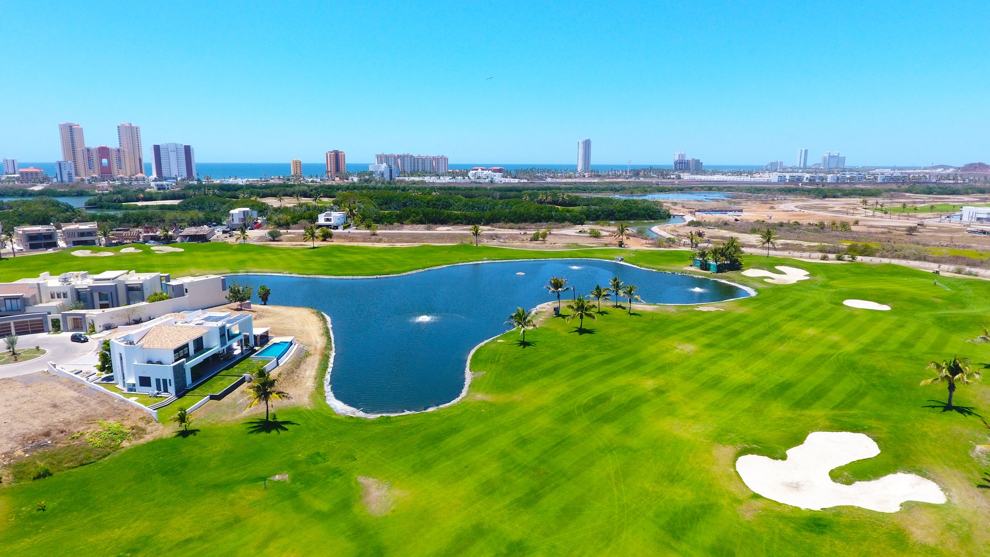 Marina Imperial Departamentos en Preventa en Marina Campo de Golf Mazatlán